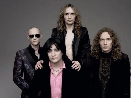 Stone Gods jeszcze jako The Darkness (Justin Hawkins na górze) Stone Gods jeszcze jako The Darkness (Justin Hawkins na górze)