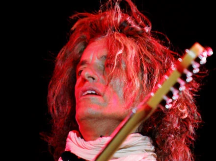Joe Perry (Aerosmith) Joe Perry (Aerosmith)