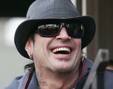 Tommy Lee (Mötley Crüe) Tommy Lee (Mötley Crüe)