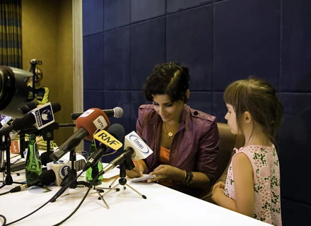 Autograf od Nelly Furtado - fot. Marcin Wójcik Autograf od Nelly Furtado - fot. Marcin Wójcik