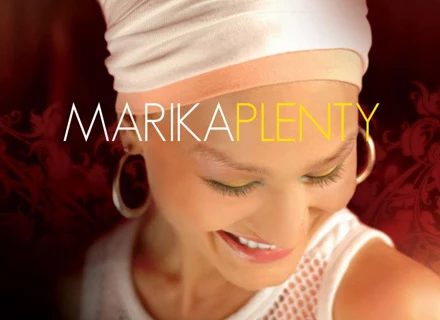 Marika na okładce płyty "Plenty" Marika na okładce płyty "Plenty"