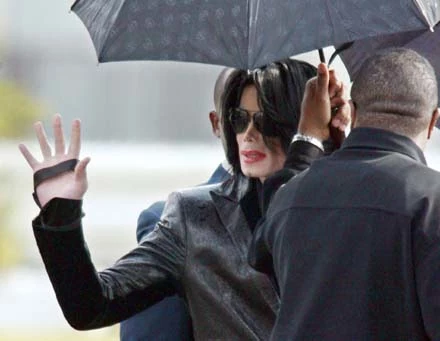 Michael Jackson w piątek obchodzi 50. urodziny Michael Jackson w piątek obchodzi 50. urodziny