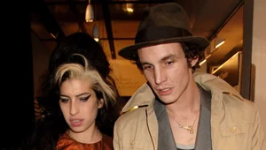 Amy Winehouse z mężem fot. Dave M. Benett