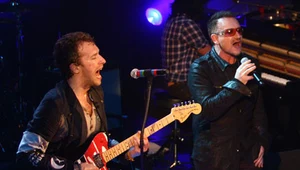Chris Martin i Bono fot. Andrew Willsher