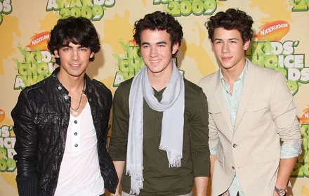 Jonas Brothers podczas Kids' Choice Awards fot. Jason Merritt