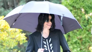 Uśmiechnięty Michael Jackson w Beverly Hills