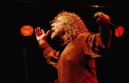 Robert Plant zaklina Anabrus simplex fot. Jim Dyson