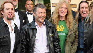Muzycy Iron Maiden na brytyjskiej premierze filmu "Flight 666" - fot. Chris Jackson