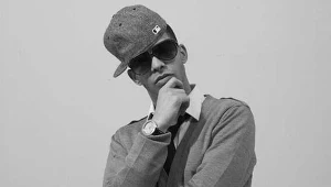 Zaskoczony i zdziwiony Drake