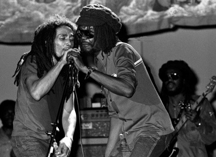 Bob Marley i Peter Tosh - fot. Chuck Krall/Michael Ochs Archives