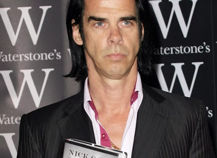 Nick Cave ze swoją książką - fot. Neil Mockford Nick Cave ze swoją książką - fot. Neil Mockford