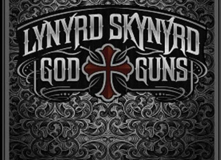 Okładka albumu "God & Guns"