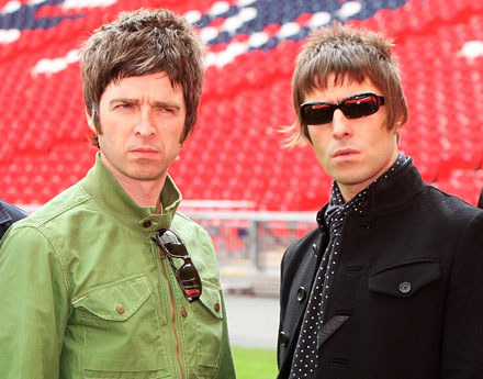 Noel i Liam Gallagher fot. Dave Hogan