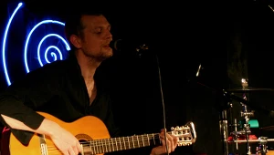 Matt Elliott podczas katowickiego występu w Hipnozie