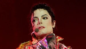 Michael Jackson w połowie lat 90. fot. Phil Walter