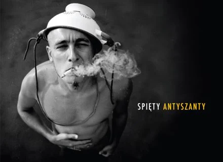 Spięty na okładce płyty "Antyszanty" Spięty na okładce płyty "Antyszanty"