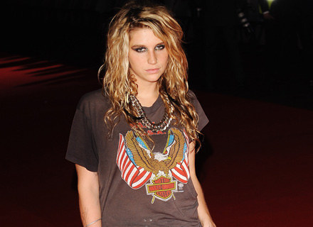 Ke$ha przepada za starymi t-shirtami - fot. Ian Gavan