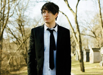 Adam Young, twórca stojący za Owl City Adam Young, twórca stojący za Owl City