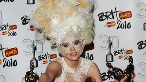 Lady GaGa na gali Brit Awards 2010 odebrała trzy statuetki - fot. Ian Gavan