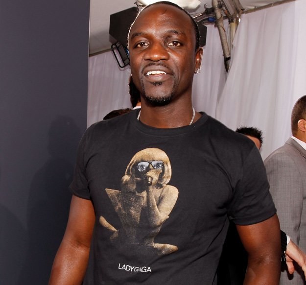 Akon z Lady GaGą na koszulce - fot. Christopher Polk