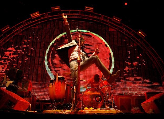 Wayne Coyne (The Flaming Lips) w akcji - fot. Sean Gardner