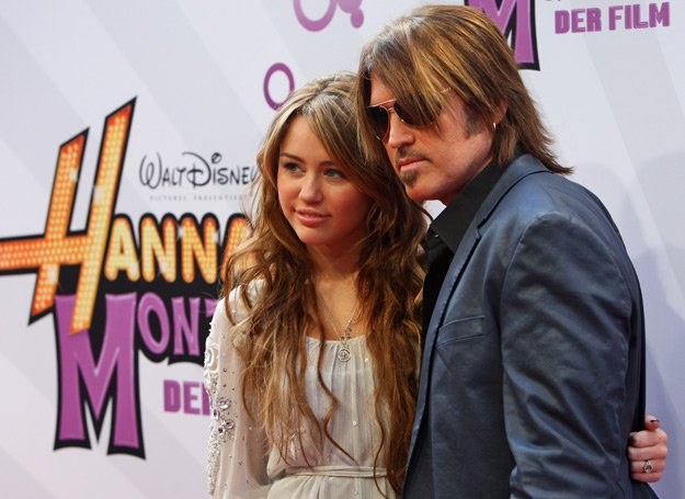 Miley Cyrus i Billy Ray Cyrus szykują odcinek dla amerykańskich żołnierzy - fot. Miguel Villagran