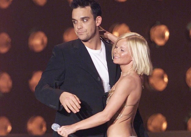 Geri Halliwell i Robbie Williams w 2001 roku fot. Dave Hogan