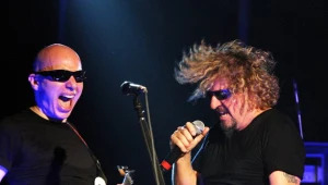 Joe Satriani i Sammy Hagar (Chickenfoot) świetnie czują się razem na scenie - fot. Frazer Harrison