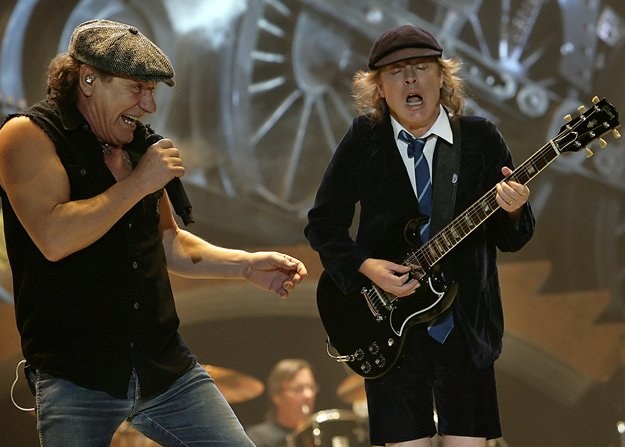 Brian Johnson i Angus Young. Szykuje się wielki show