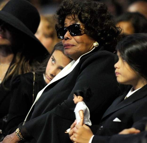 Katherine Jackson, a obok Paris i Blanket - fot. Handout