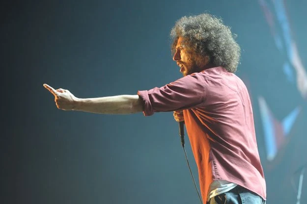 Zack de la Rocha (RATM) pokauje Simonowi Cowellowi miejsce w szyku Zack de la Rocha (RATM) pokauje Simonowi Cowellowi miejsce w szyku
