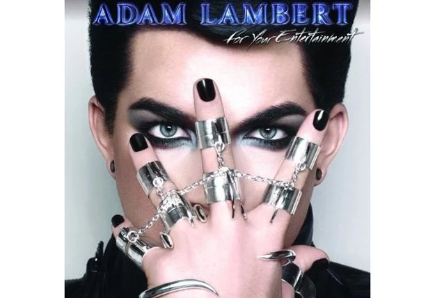 Adam Lambert kokietuje swoim queerowym imagem Adam Lambert kokietuje swoim queerowym imagem