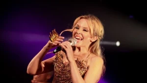 Czy za tydzień Kylie Minogue przeskoczy Eldo? fot. Christie Goodwin