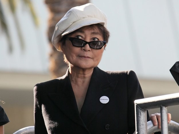 Yoko Ono chce, by zabójca jej męża pozostał w więzieniu fot. David Livingston