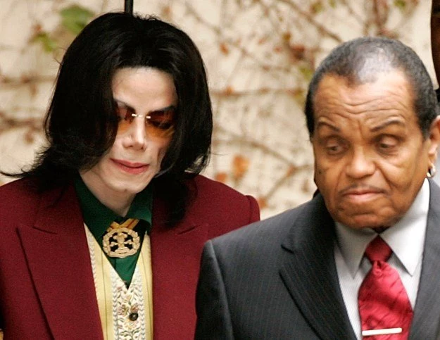 Michael Jackson z ojcem: "Czasami Michael dostawał klapsa" fot. Carlo Allegri Michael Jackson z ojcem: "Czasami Michael dostawał klapsa" fot. Carlo Allegri