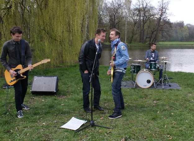 Mietall Waluś z Rafałem Królikowskim na planie teledysku Mietall Waluś z Rafałem Królikowskim na planie teledysku