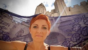 Lawendowa Ania Wyszkoni na planie teledysku