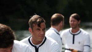 Robbie Williams na planie teledysku "The Flood"