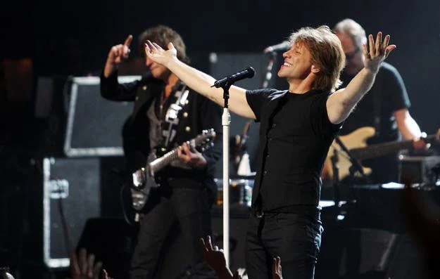 Bon Jovi to prawdziwa maszynka do zarabiania pieniędzy - fot. Mark Metcalfe Bon Jovi to prawdziwa maszynka do zarabiania pieniędzy - fot. Mark Metcalfe