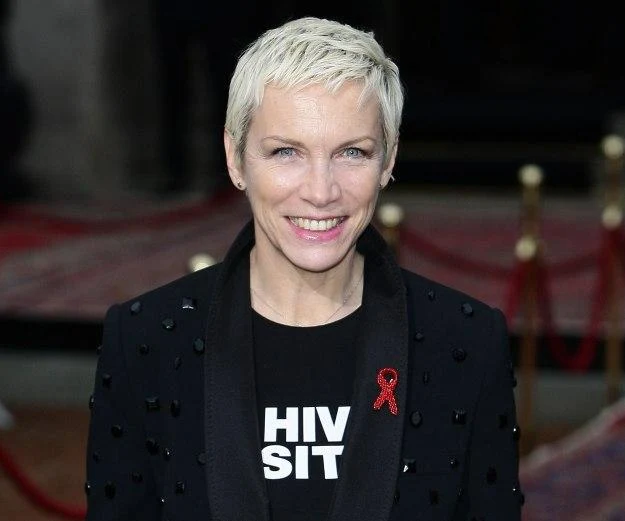 Annie Lennox "odkurza i szykuje swój kapelusz z podrabianego lamparta" fot. Vittorio Zunino Celotto Annie Lennox "odkurza i szykuje swój kapelusz z podrabianego lamparta" fot. Vittorio Zunino Celotto