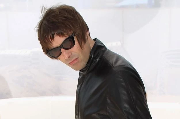 Liam Gallagher po raz kolejny "pozdrawia" brata fot. Dave Hogan