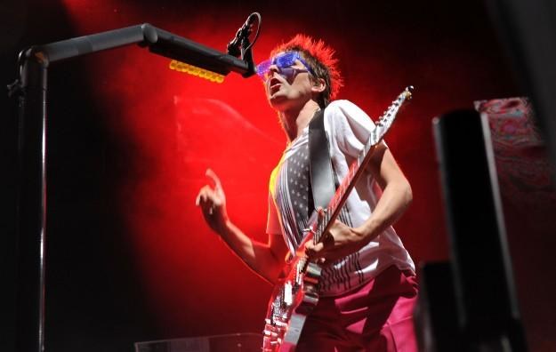 Matt Bellamy (Muse) i jego okulary przeciwlaserowe fot. Michael Buckner