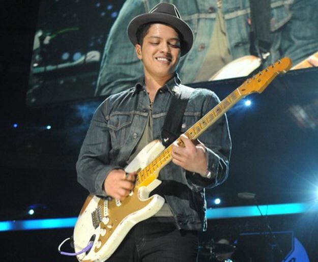 Bruno Mars zadebiutował z impetem: dwa single, dwa przeboje - fot. Picture Perfect/Rex Features