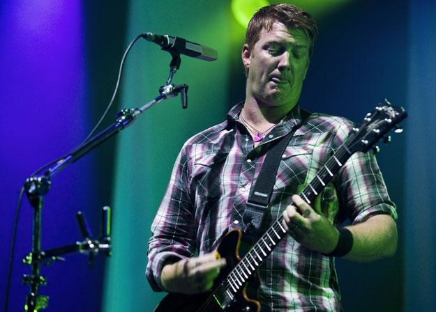 Wokalista Josh Homme ( Queens Of The Stone Age): Umarł, ale go odratowali