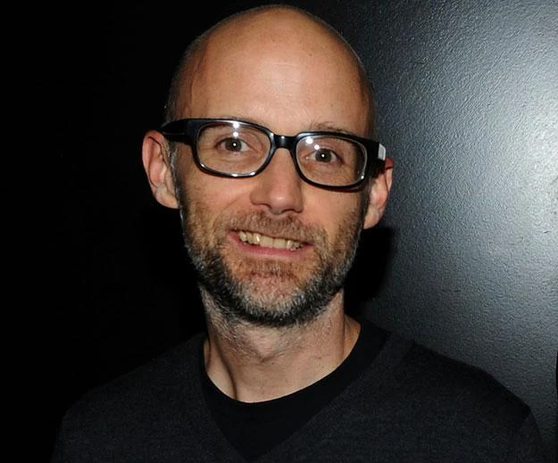Odwiedź Moby'ego, a dostaniesz bluzę i pieniądze na śniadanie fot. Stephen Lovekin Odwiedź Moby'ego, a dostaniesz bluzę i pieniądze na śniadanie fot. Stephen Lovekin