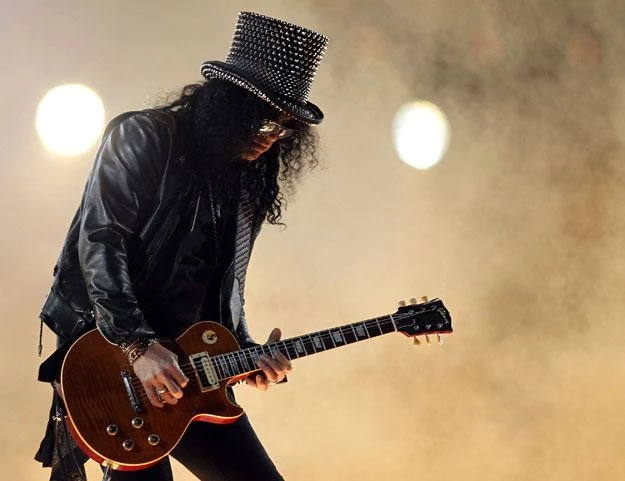 Slash nie spodziewa się rychłego telefonu od Axla Rose'a fot. Ronald Martinez