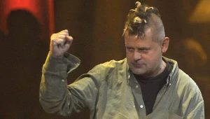 Kazik Staszewski podczas koncertu "bez prądu"