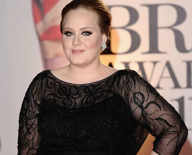 Adele nie przejmuje się puszystą figurą - fot. Ian Gavan