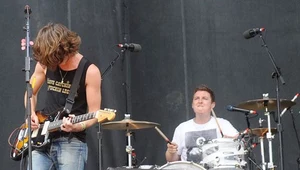 Alex Turner i Matt Helders (Arctic Monkeys) fot. Jeff Gentner