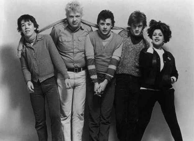 X-Ray Spex (Poly Styrene pierwsza z prawej)